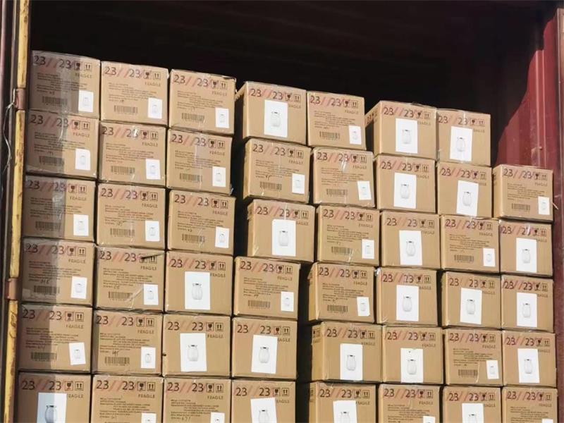 玻璃瓶生产厂家发货案例